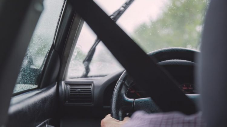 Dirija com segurança em dias de chuva