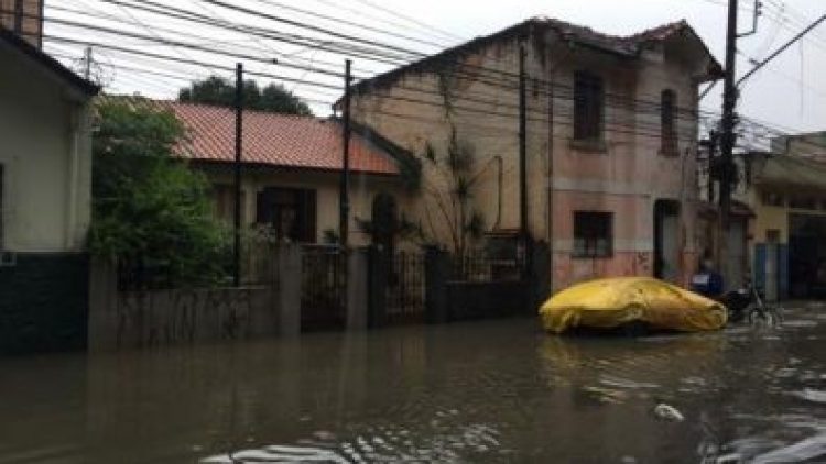 Imóvel alagado não gera danos materiais se não constar cláusula de risco em contrato de seguro