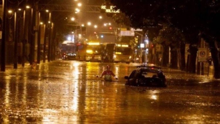 Saiba os tipos de seguro que cobrem danos causados por temporais e enchentes