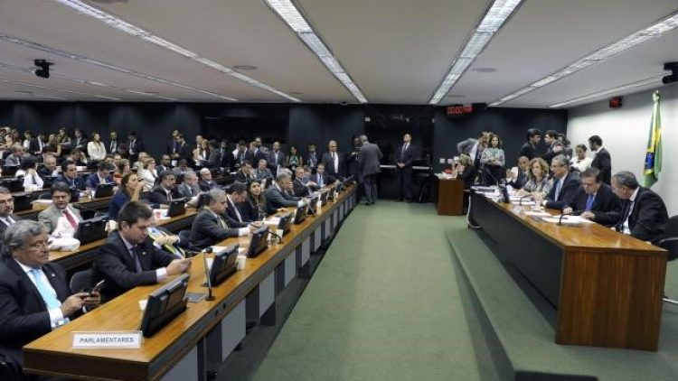 Comissão da Câmara debaterá mudanças em normas de planos de saúde