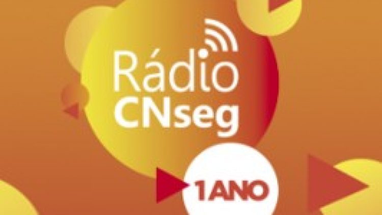 Rádio CNseg completa 1 ano, estreia nova programação e promove debate