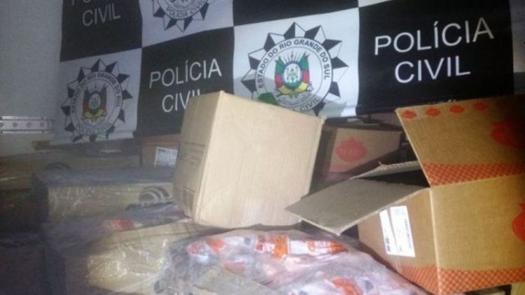 Polícia Civil recupera carga roubada e prende duas pessoas em Esteio