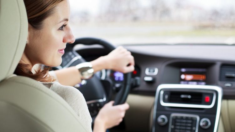 Por dentro do blog da Seguradora Líder: Mulheres ao volante, segurança garantida