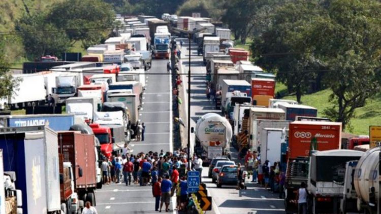 Greve dos caminhoneiros. O seguro cobre as perdas?