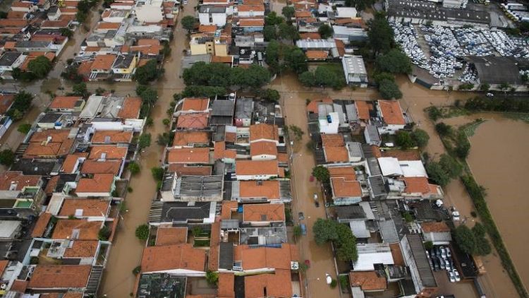 Maioria dos seguros residenciais não cobre danos causados por enchente