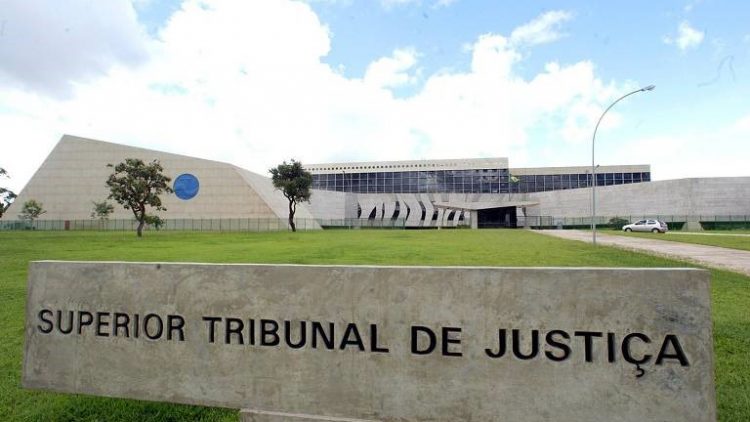 Instituição não pode levantar valores depositados em cumprimento de sentença após liquidação extrajudicial