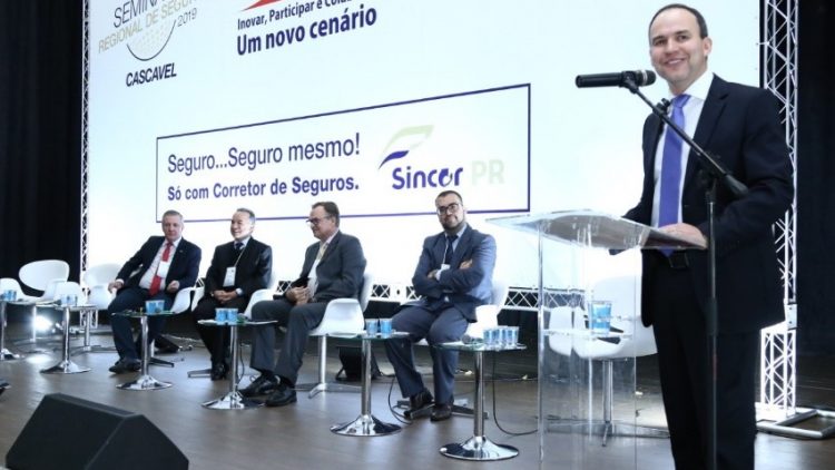 Bradesco Seguros participa de seminário regional de seguros promovido pelo Sincor-PR